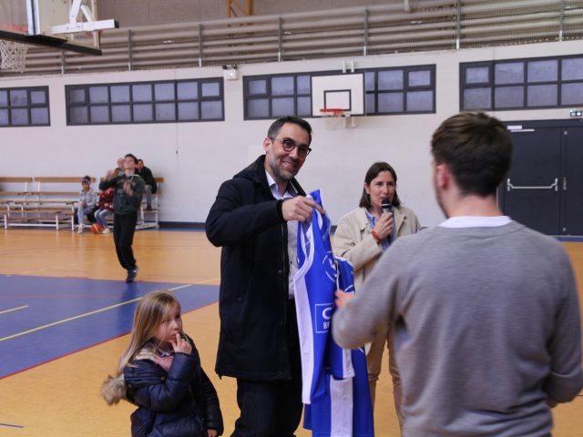 Une équipe de basket du Sporting Club d'Orvault aux couleurs de l'Optique du Petit Chantilly